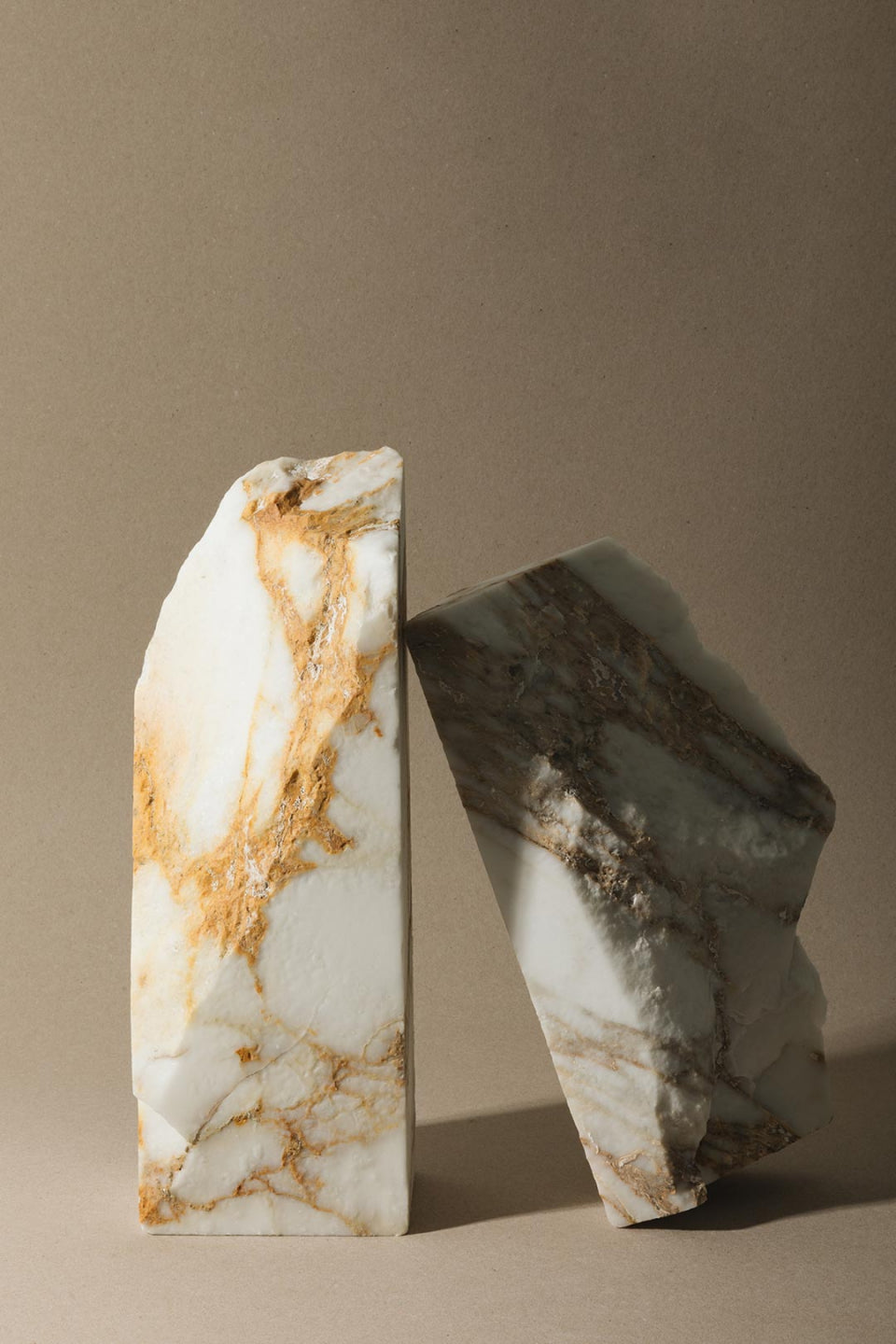 Bookend – Raw Calacatta Oro