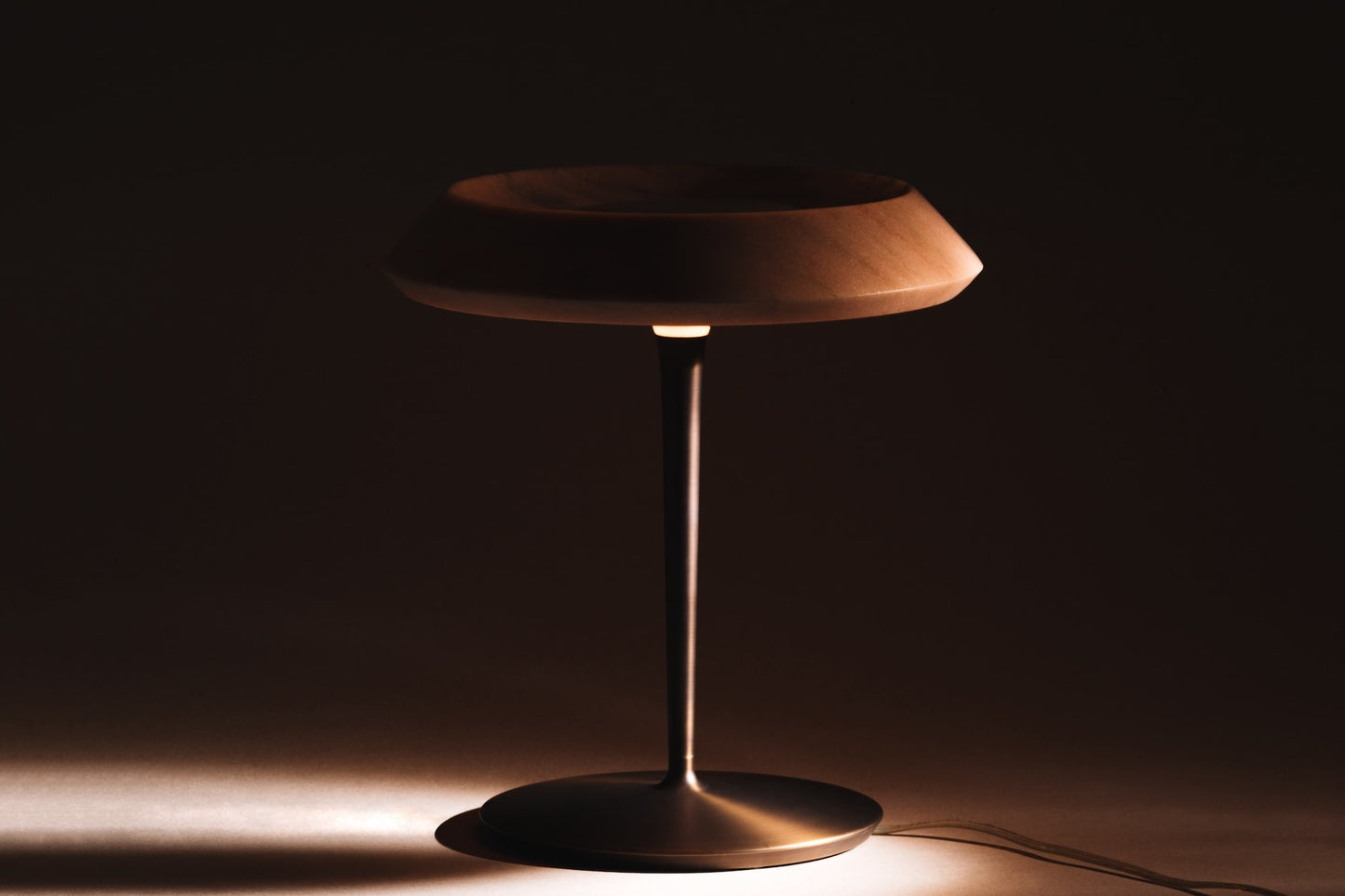 FIORE – Sculptural Marble Table Lamp