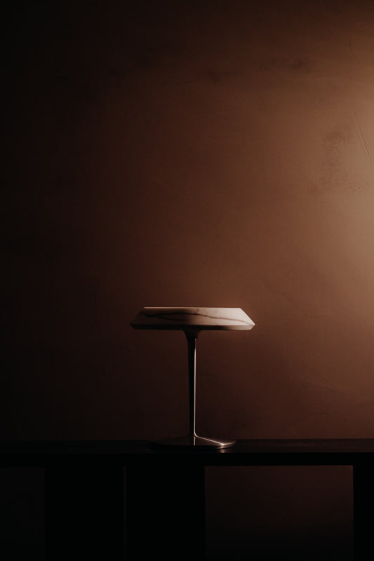 FIORE – Sculptural Marble Table Lamp