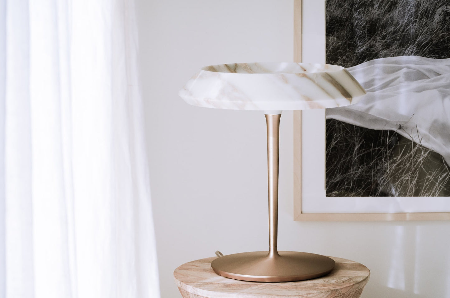 FIORE – Sculptural Marble Table Lamp
