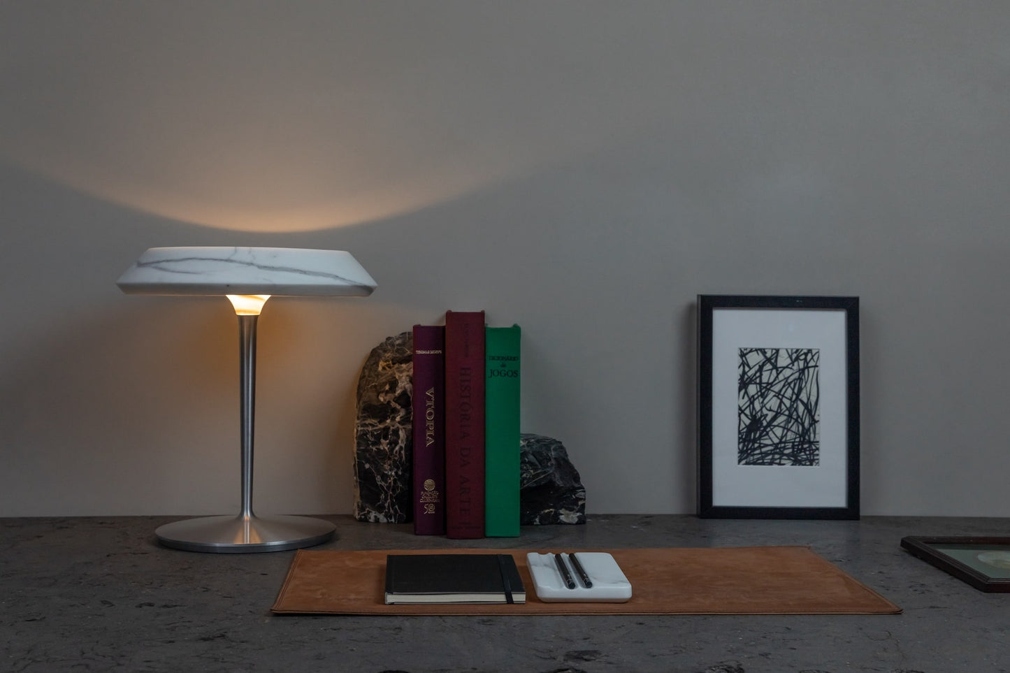 FIORE – Sculptural Marble Table Lamp