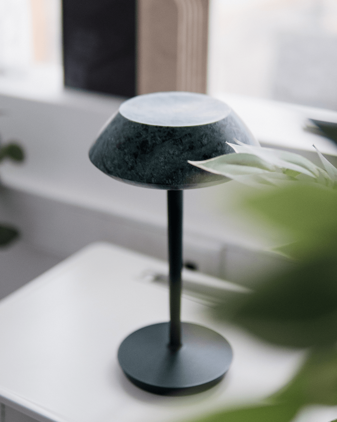 Mini Fiore – Elegant Table Lamp