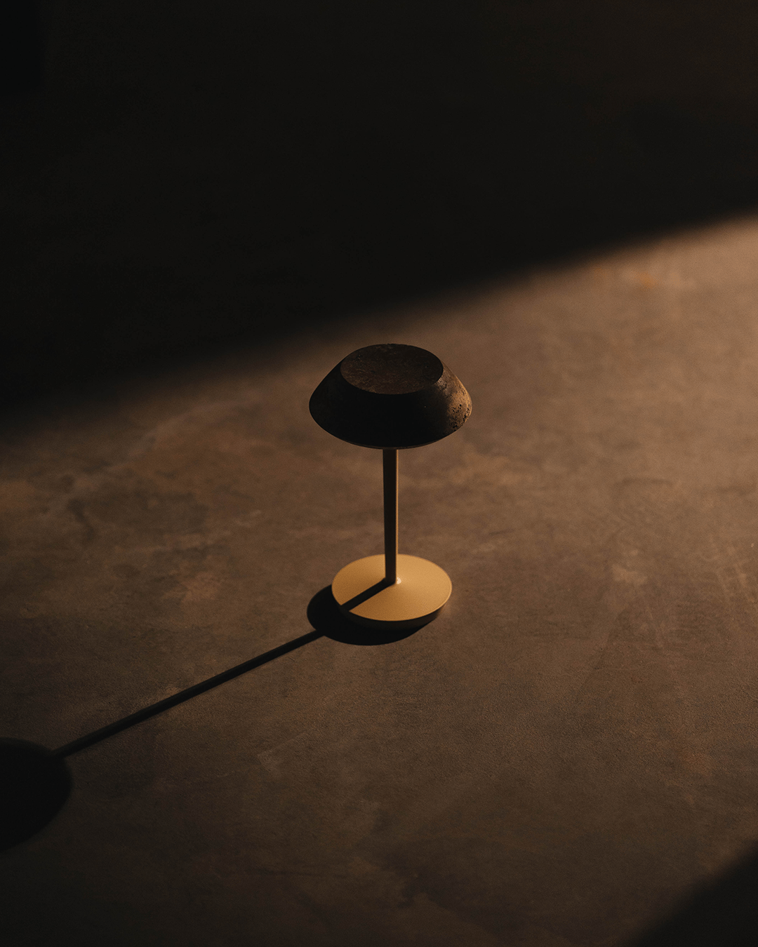 Mini Fiore – Elegant Table Lamp
