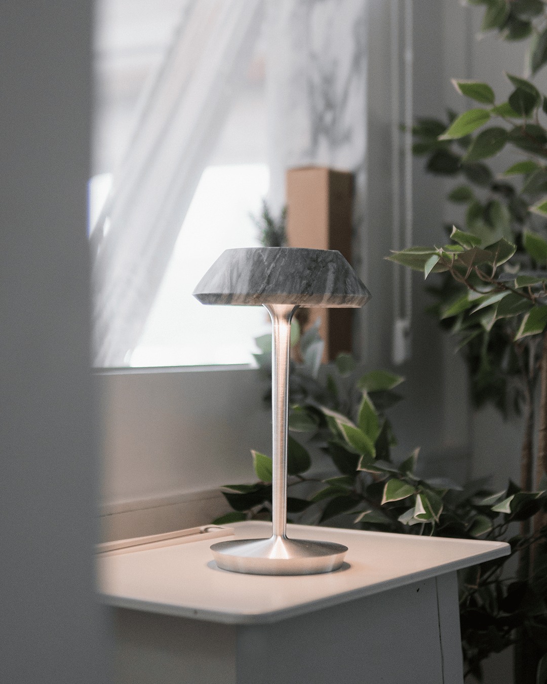 Mini Fiore – Elegant Table Lamp