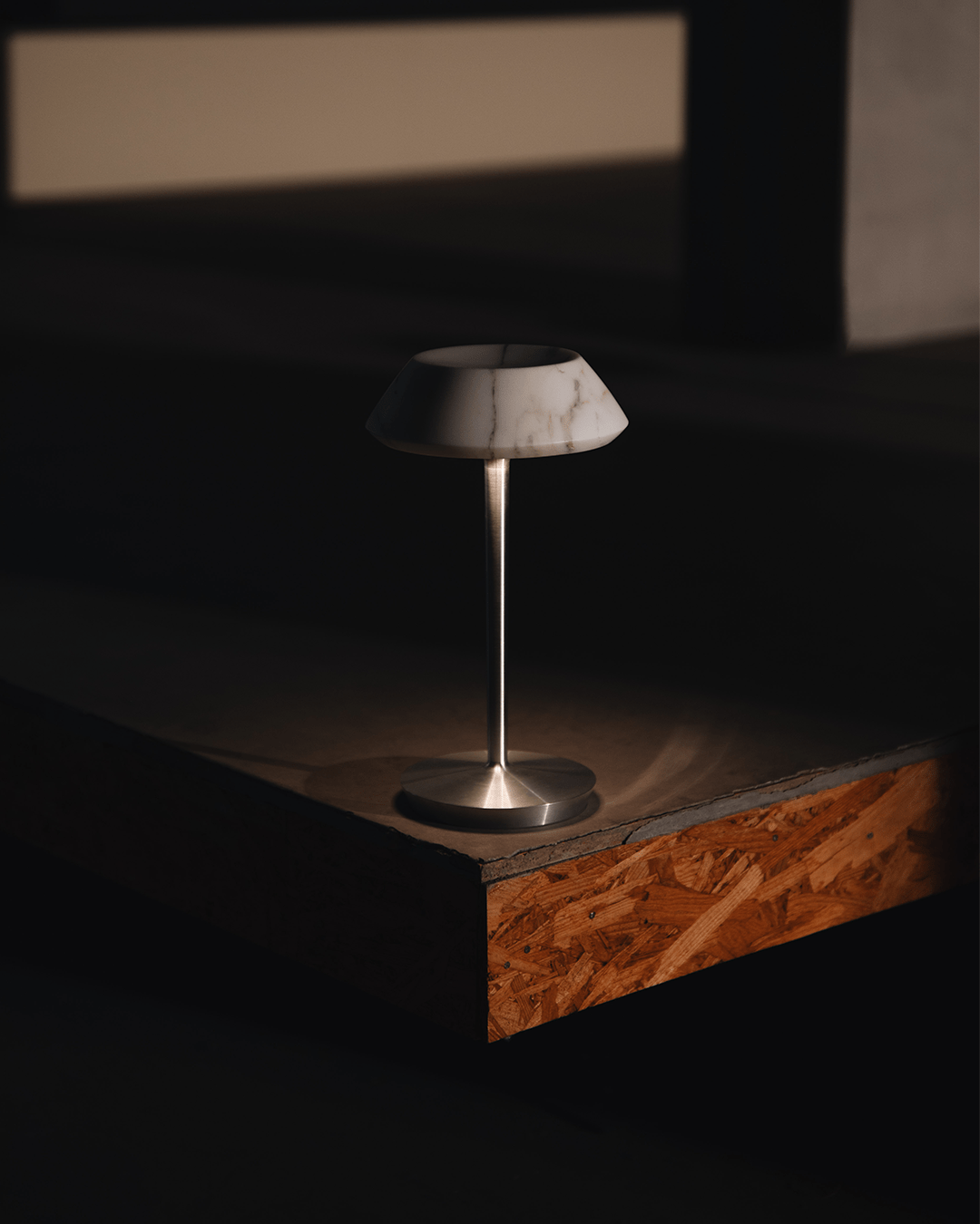 Mini Fiore – Elegant Table Lamp