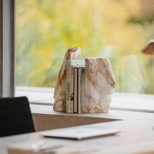 Bookend – Raw Calacatta Oro
